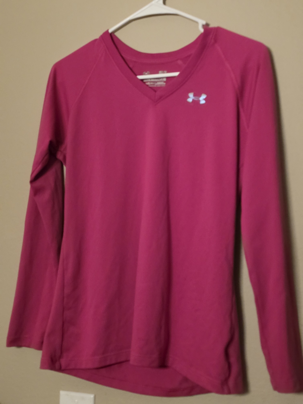 Under Armour Women's Pink V-Neck Long Sleeve Top